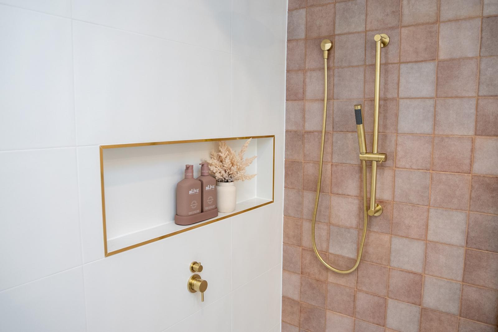 Should You Replace Your Bath with a Walk-In Shower? A Guide for Melbourne Homeowners