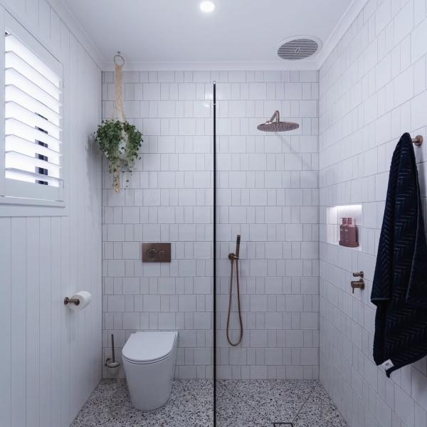 What a girls bathroom dreams are made of. Soft curves, rainbow sparkle tiles and a little champagne (the tapware)!
.
.
.
.
#bathroomhappiness #bathroomideas #bathroomrenovation #bathroomreno #bathroomgoals #bathroominspo #bathroomdesign #bathroomremodel #bathroomsofinstagram #melbournerenovation #meir #meirchampagne #baysidebathroomrenovator #victorianbathroomcompany #registeredbuilder #vba
